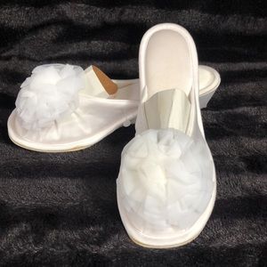 Vintage Vanity Fair white silky peep-toe boudoir washable slippers